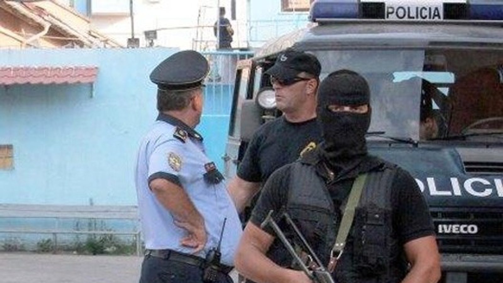 Аларм во Тирана: институции добиле закани за бомби од Исламска држава