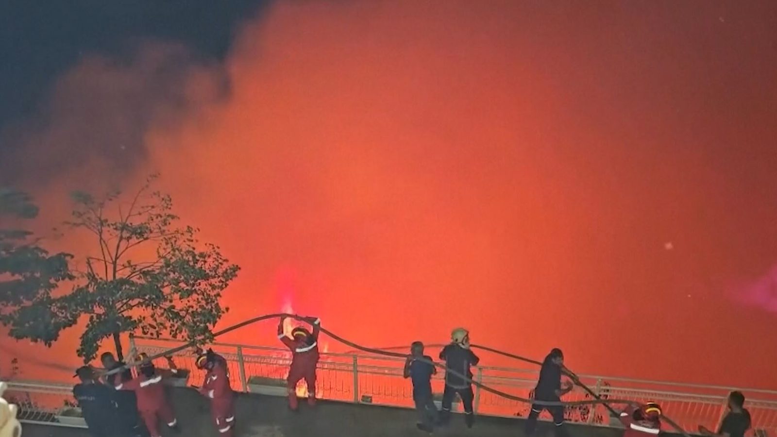 Албанија: 21 пожар за 24 часа, 11 се активни