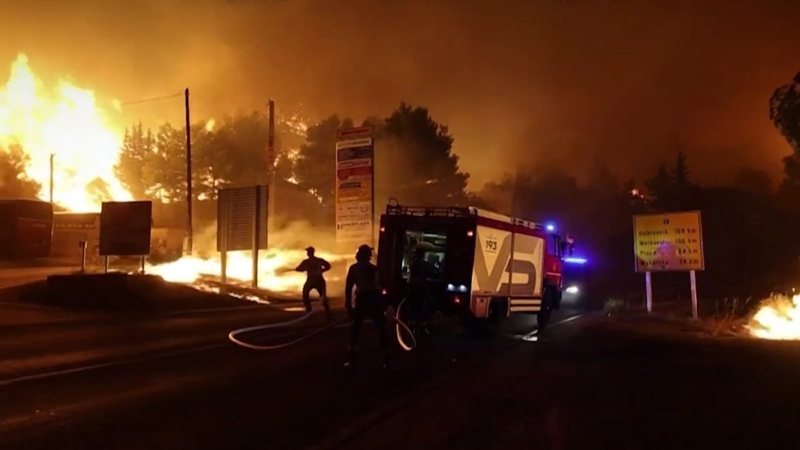 Балканот во пламен: големи шумски пожари го погодуваат јадранското крајбрежје