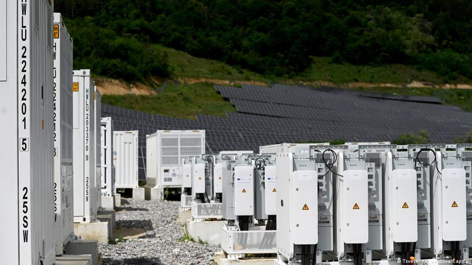Бугарија инвестирала речиси 3 милијарди евра во батерии и изградена 5,7 GW