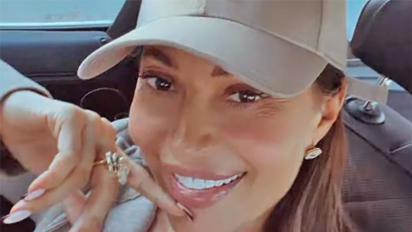Ceca travels to Madrid in an outfit worth about €45,000 to visit daughter