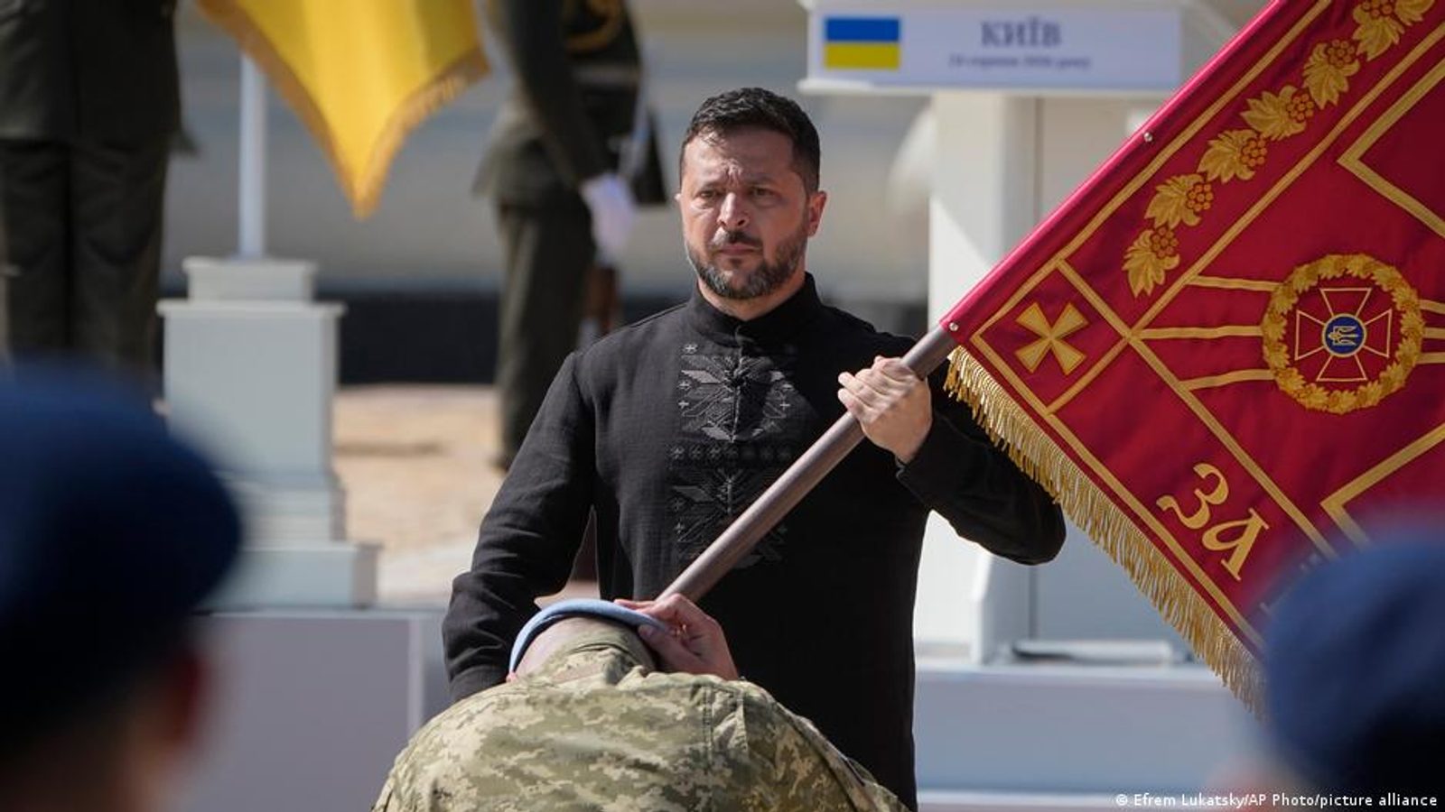 Денот на независноста во Киев: корупциски афери ја потресуваат власта на Зеленски