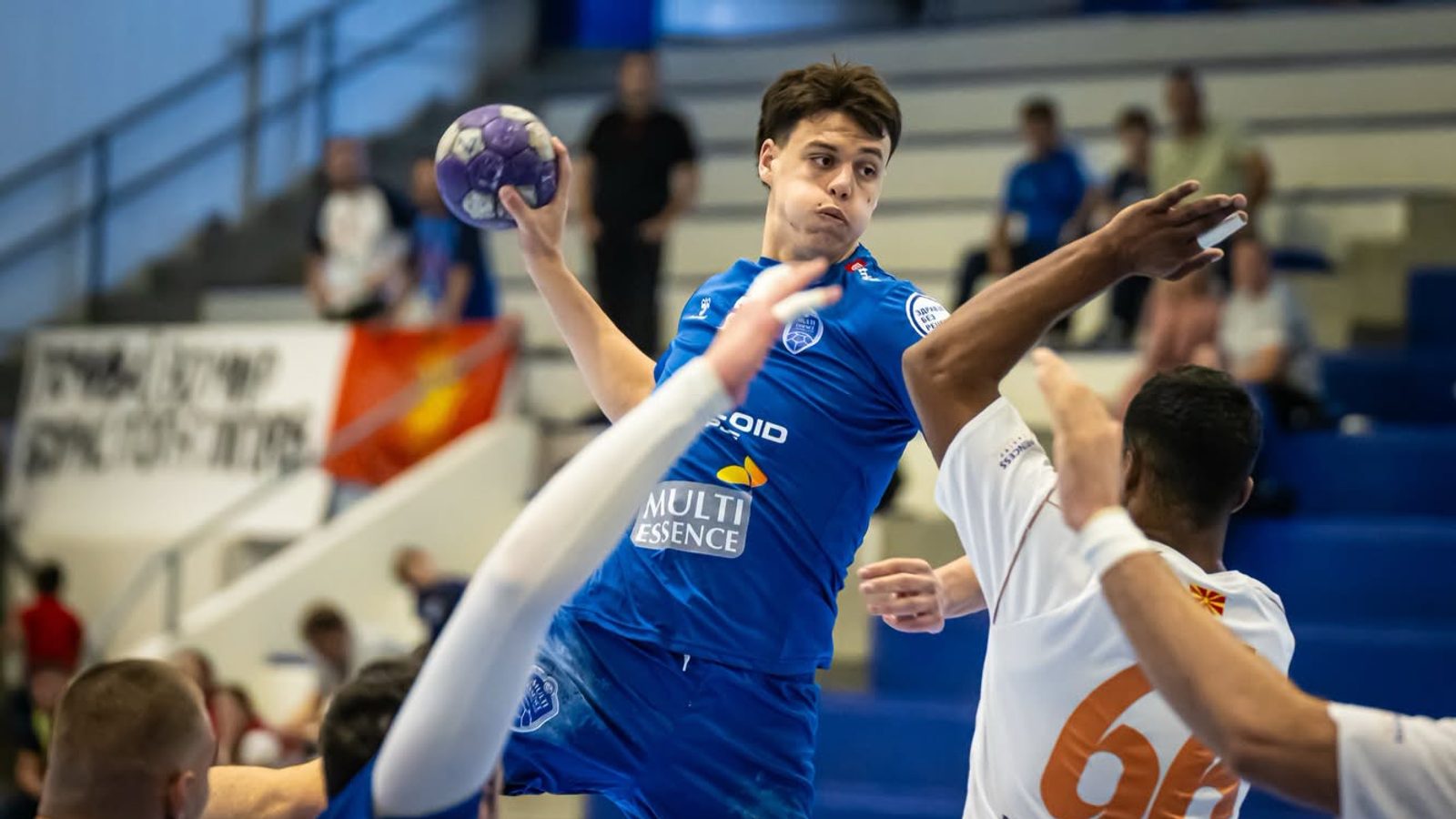 Derbi në Autokomanda: Multi Esens dhe Mladost 1977 Bogdanci 21:21