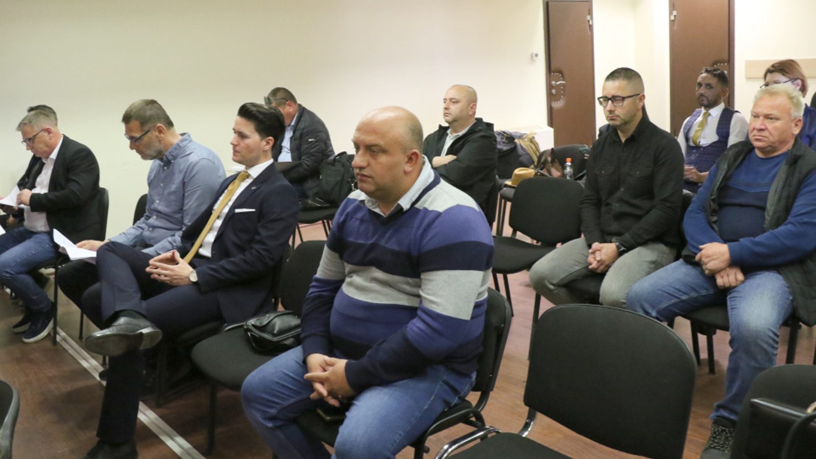 Девет полицајци обвинети дека без проверки давале согласности за „Пулс“ — одбраната бара документи