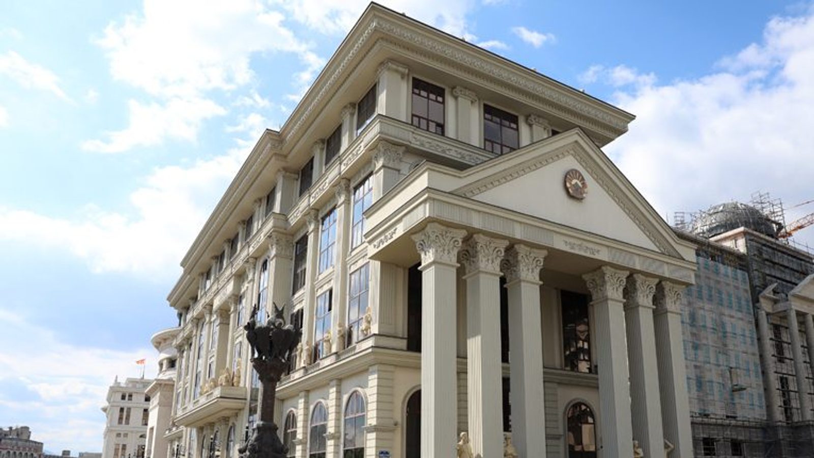 Дипломатија на македонски начин: Пасху предложен за амбасадор во Атина