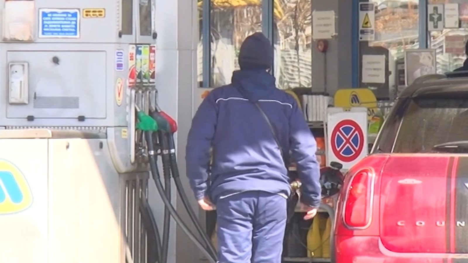 Дизелот поскапува на 99 денари, Собранието ја продолжи кризната состојба за шест месеци