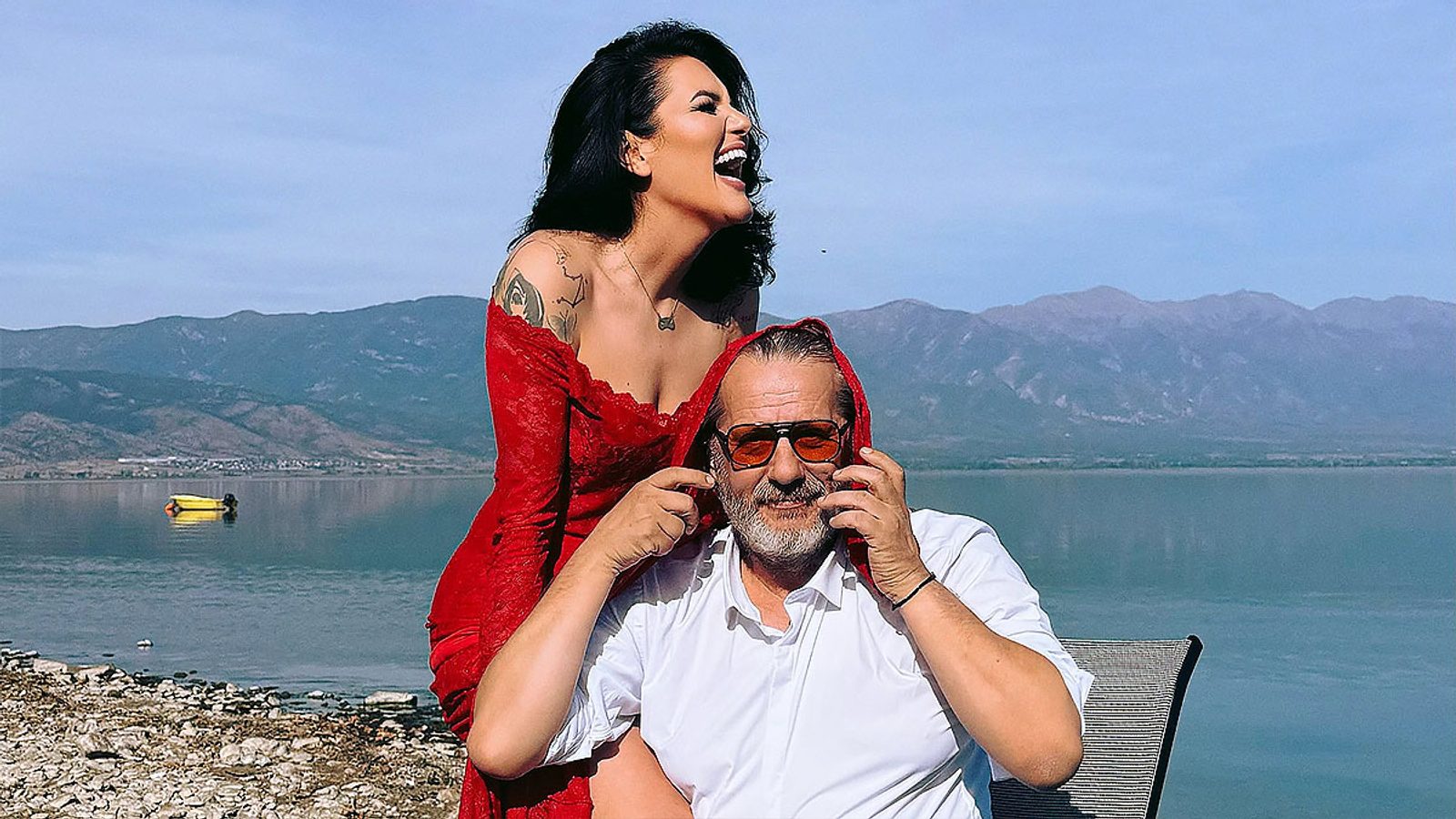 Џамбазов во фотосесија на Стар Дојран за Ивана Кнез