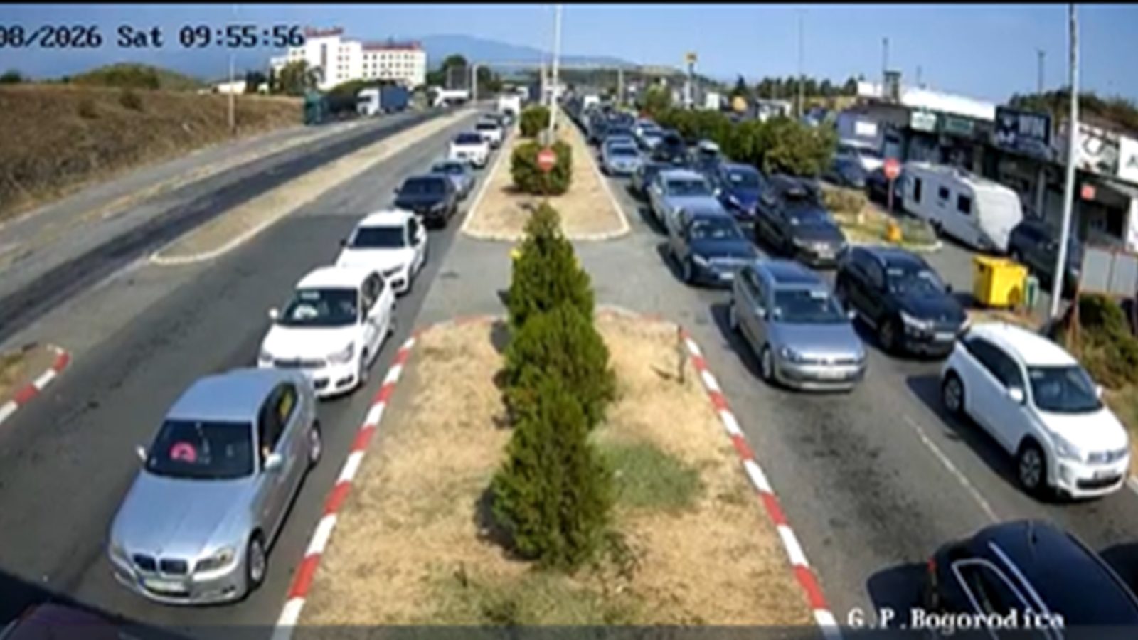 Долги колони на ГП „Богородица“, за излез од државата се чека околу еден час