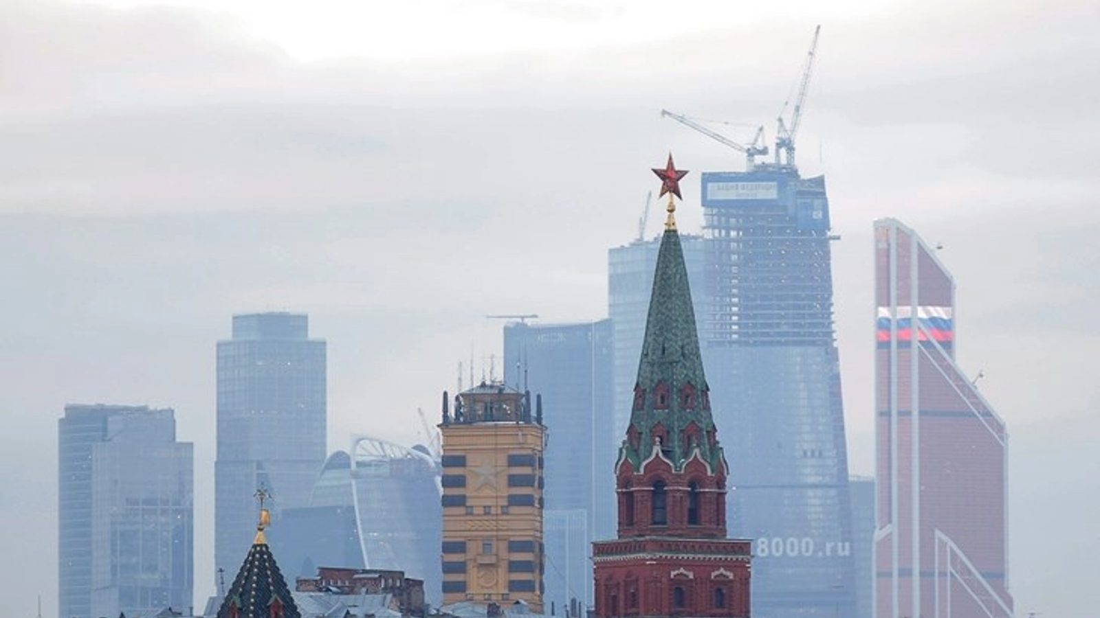 Дронови над Москва: соборени најмалку 13 беспилотни летала, воведени привремени ограничувања на летови