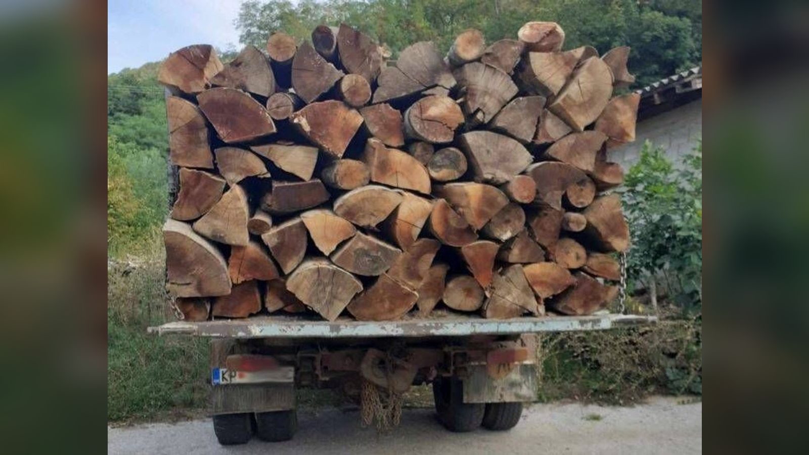 Двајца приведени во Житоше и Белушино поради нежигосани огревни дрва