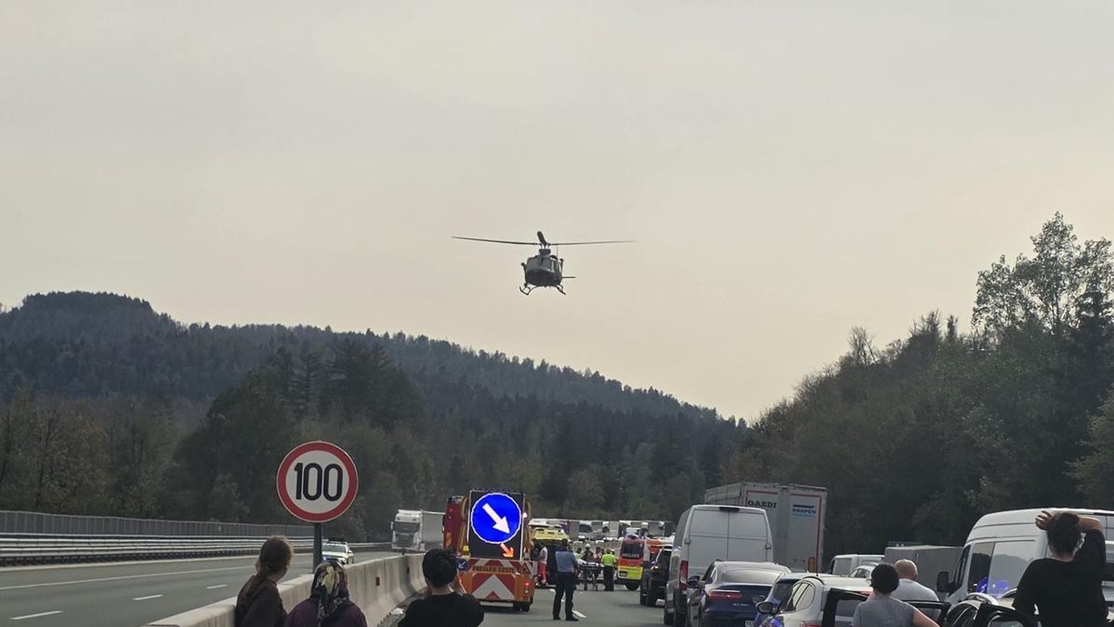Две деца (4 и 11) и 74‑годишна жена меѓу загинатите во несреќа на А1 во Словенија