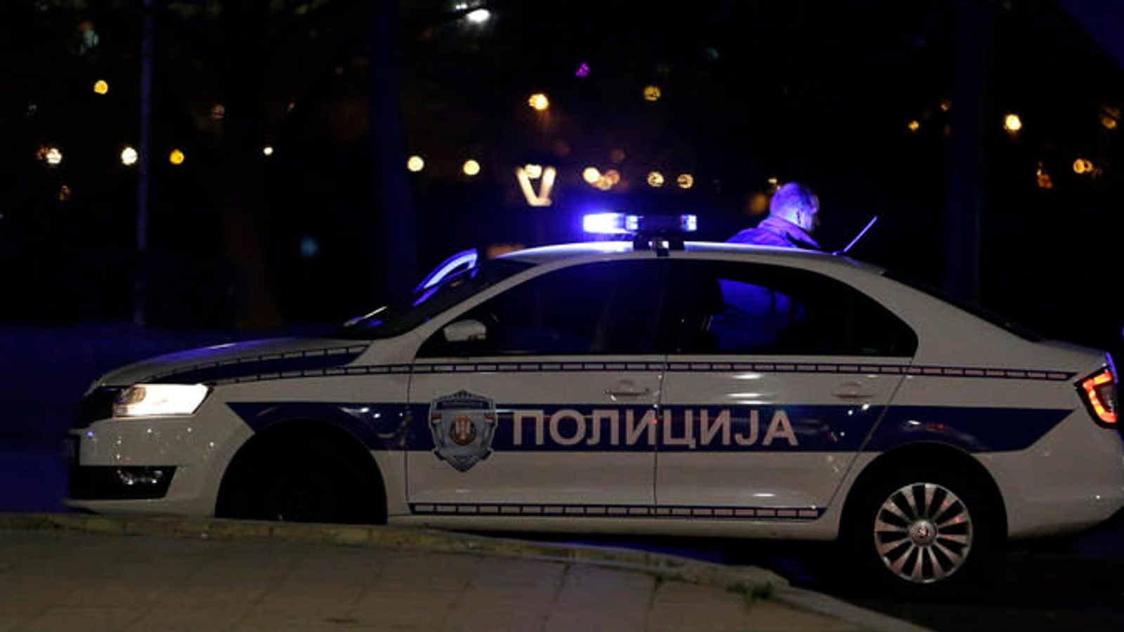 Две малолетнички изболеа 18-годишна тинејџерка во центарот на Белград; жртвата оставена да крвави