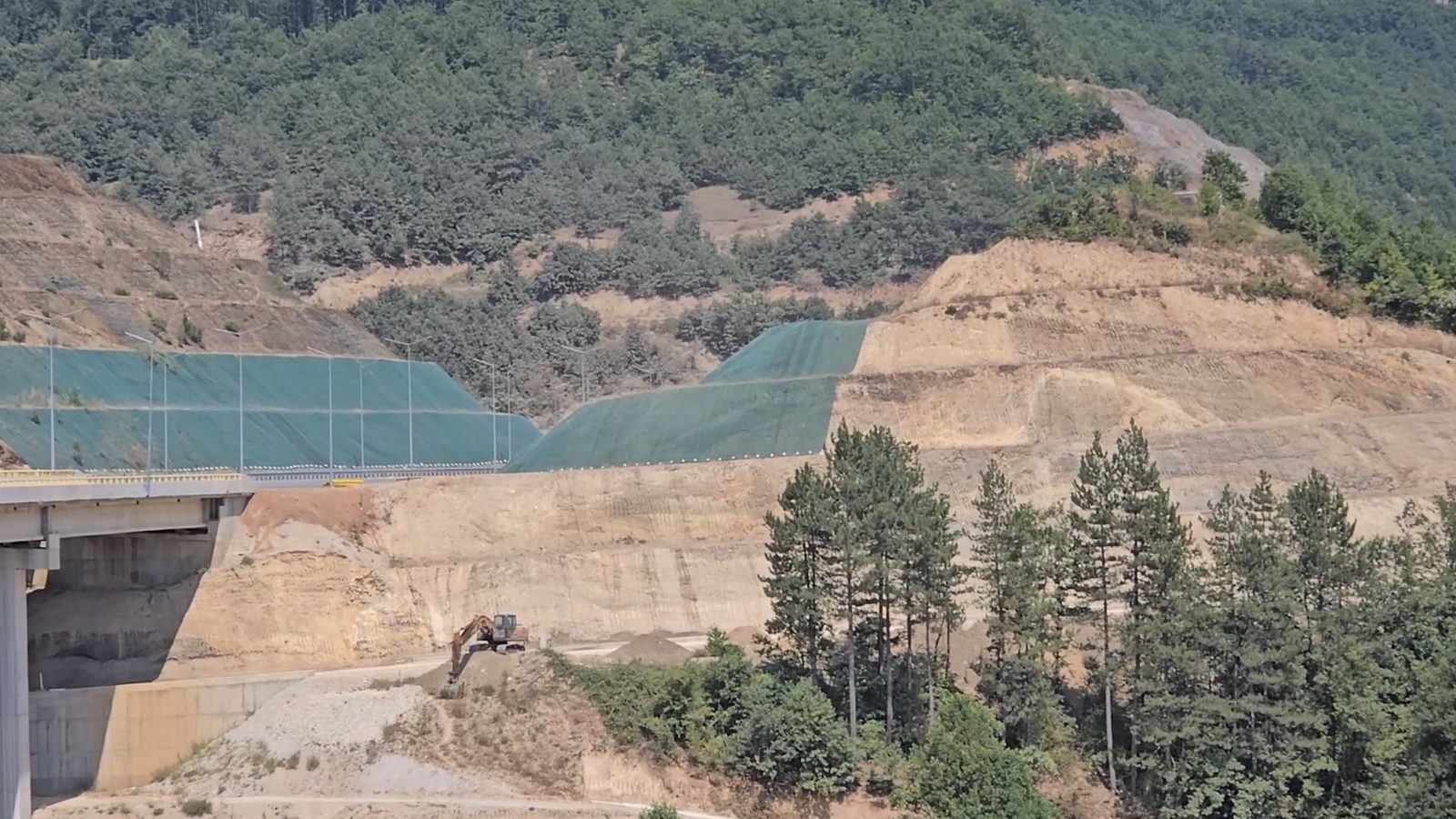 Еколозите алармираат: изградбата на автопатот Кичево–Охрид ја суши реката Треска