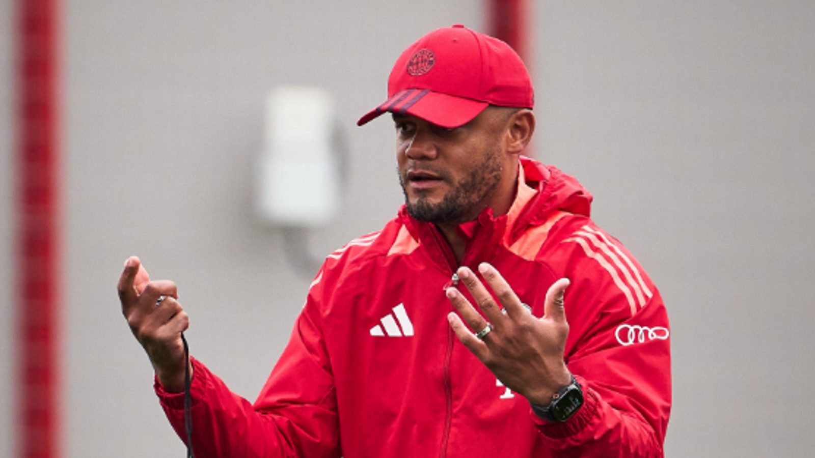 How Bayern signed Vincent Kompany: "I wanted to sleep on his couch!"