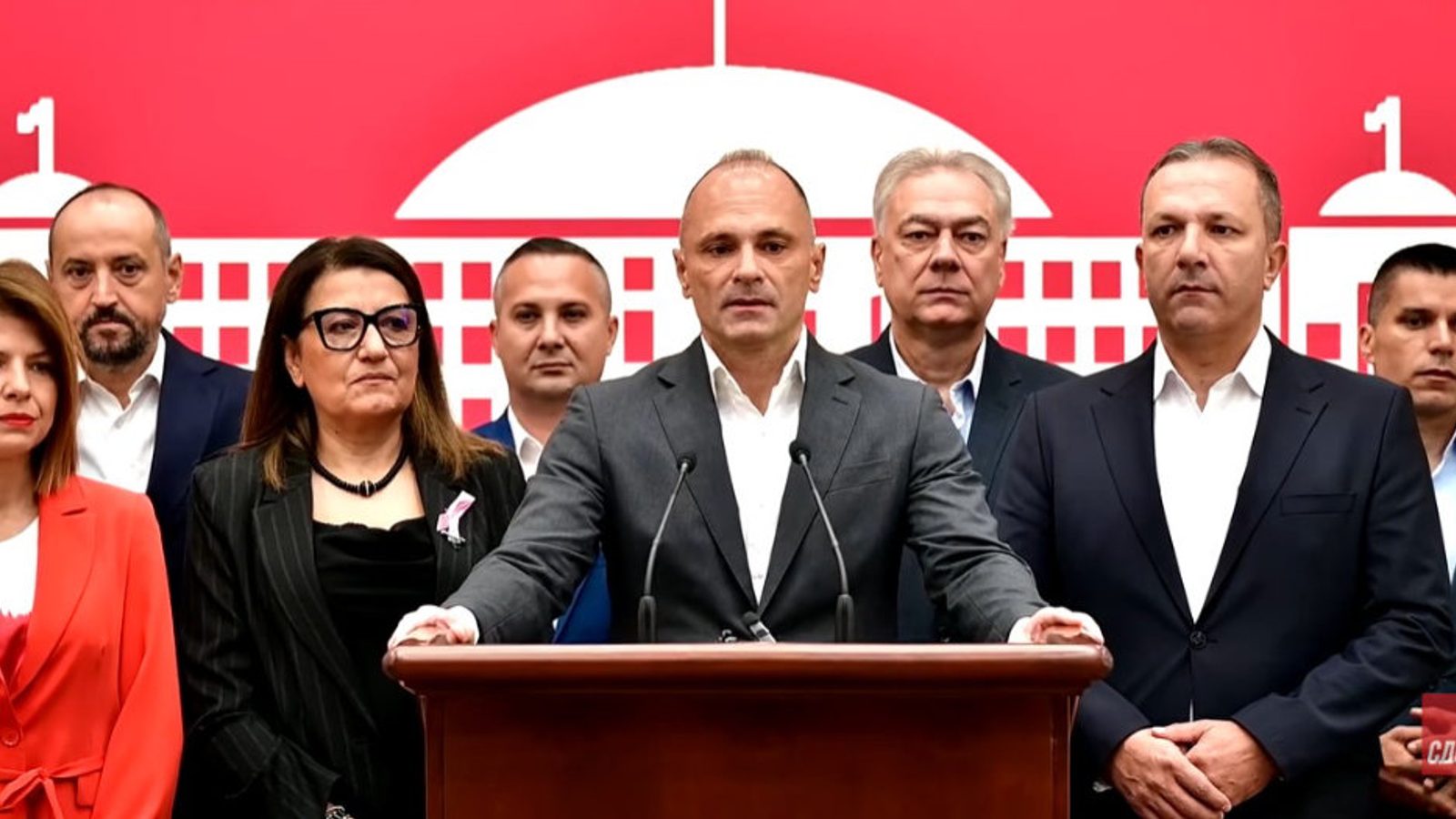 Филипче: Мицкоски 'зборува будалаштини' и ја изолира државата од ЕУ
