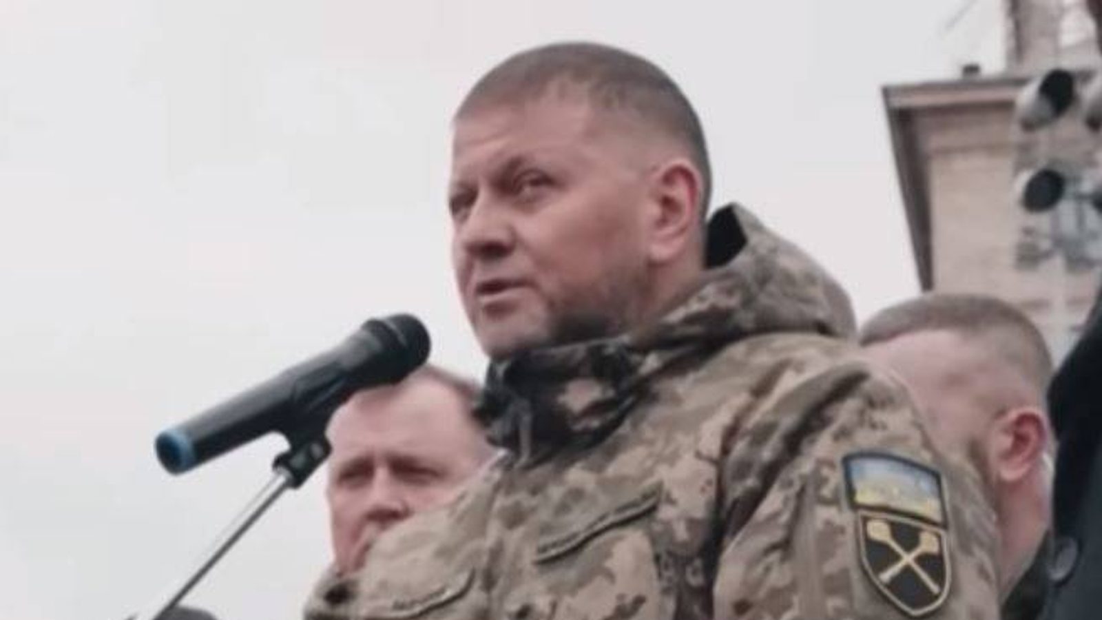 Генералите повисоко од Зеленски во рејтингот на доверба