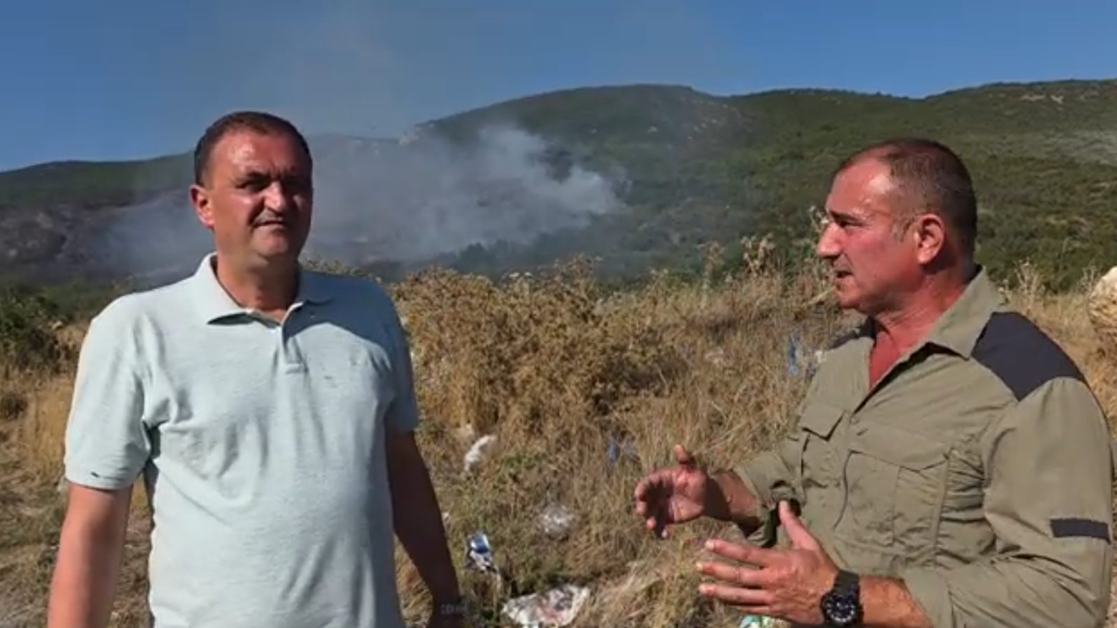 Гори во Валандовско: активен пожар по депонијата, вклучена авио‑интервенција