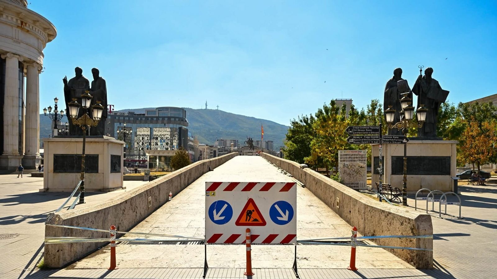 Ura e Gurit në Shkup merr ndriçim arkitektonik modern