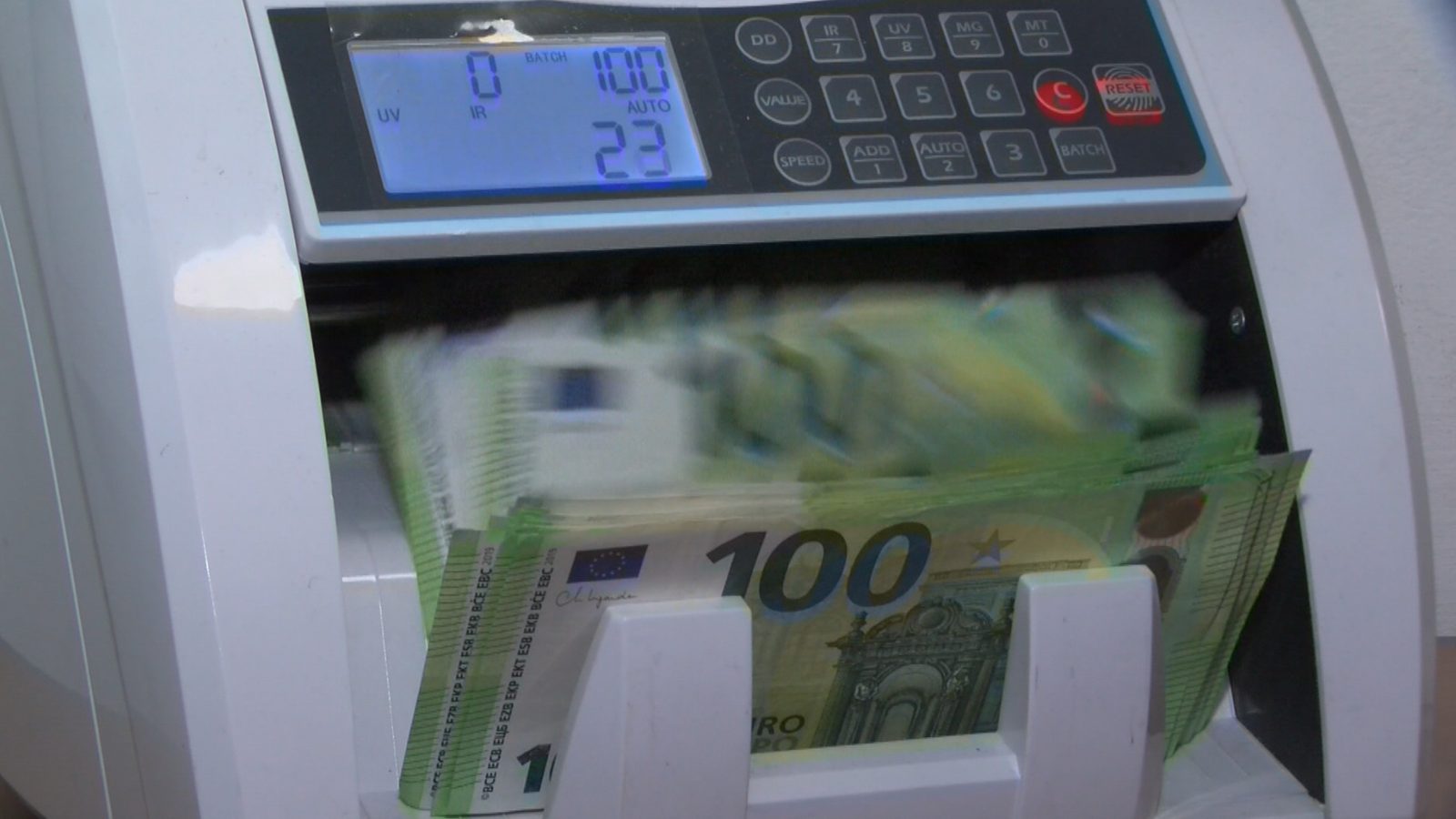 Кривична пријава за вработен во банка во Гевгелија: присвоил 4.920.000 денари и 63.350 евра