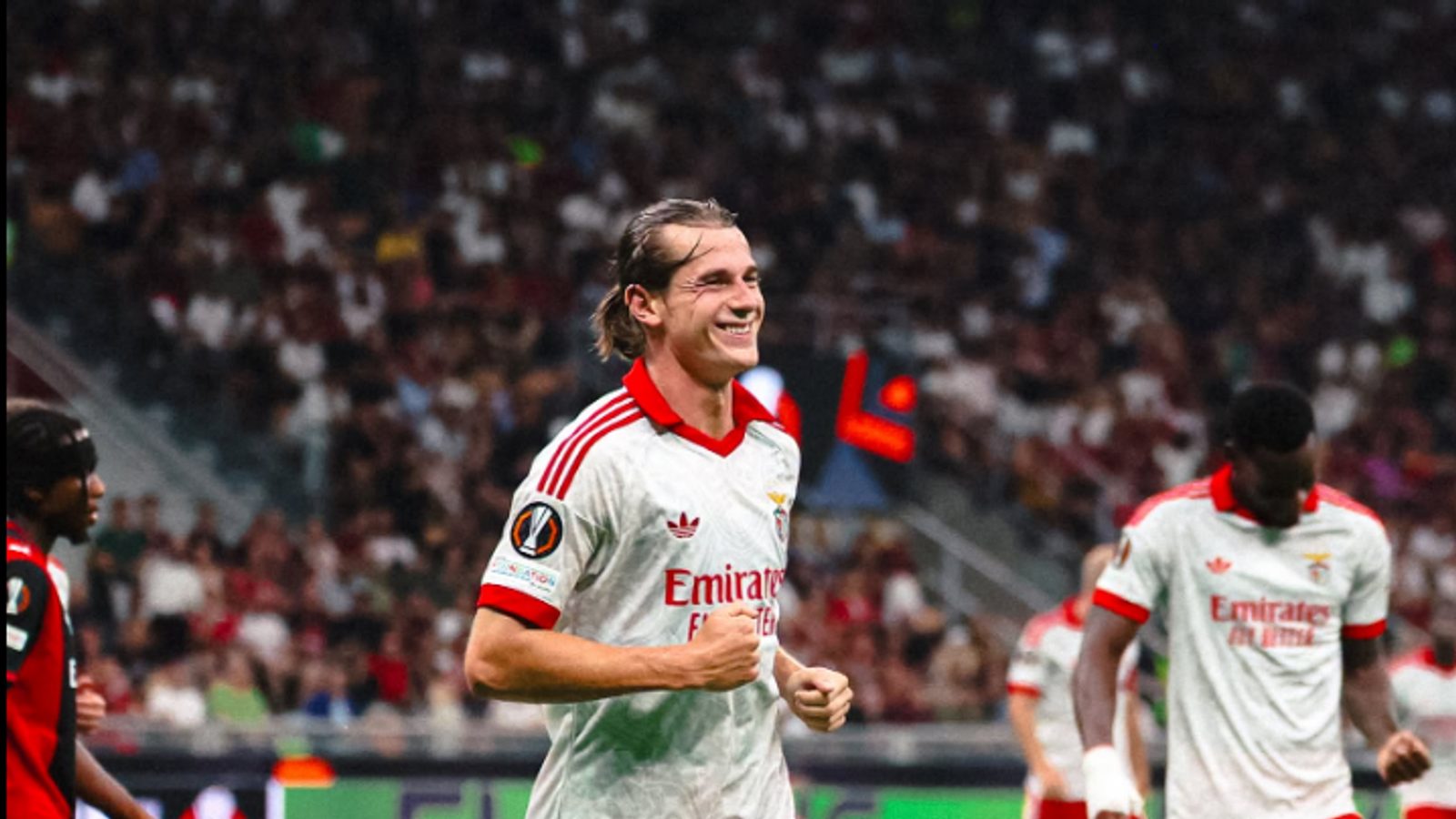 Europa League: Benfica beats AC Milan 2-0 at San Siro; Dinamo draw in Beer Sheva