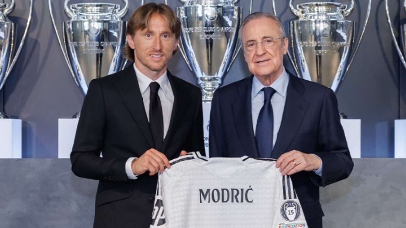 Luka Modrić met with Real president Florentino Perez to discuss his future