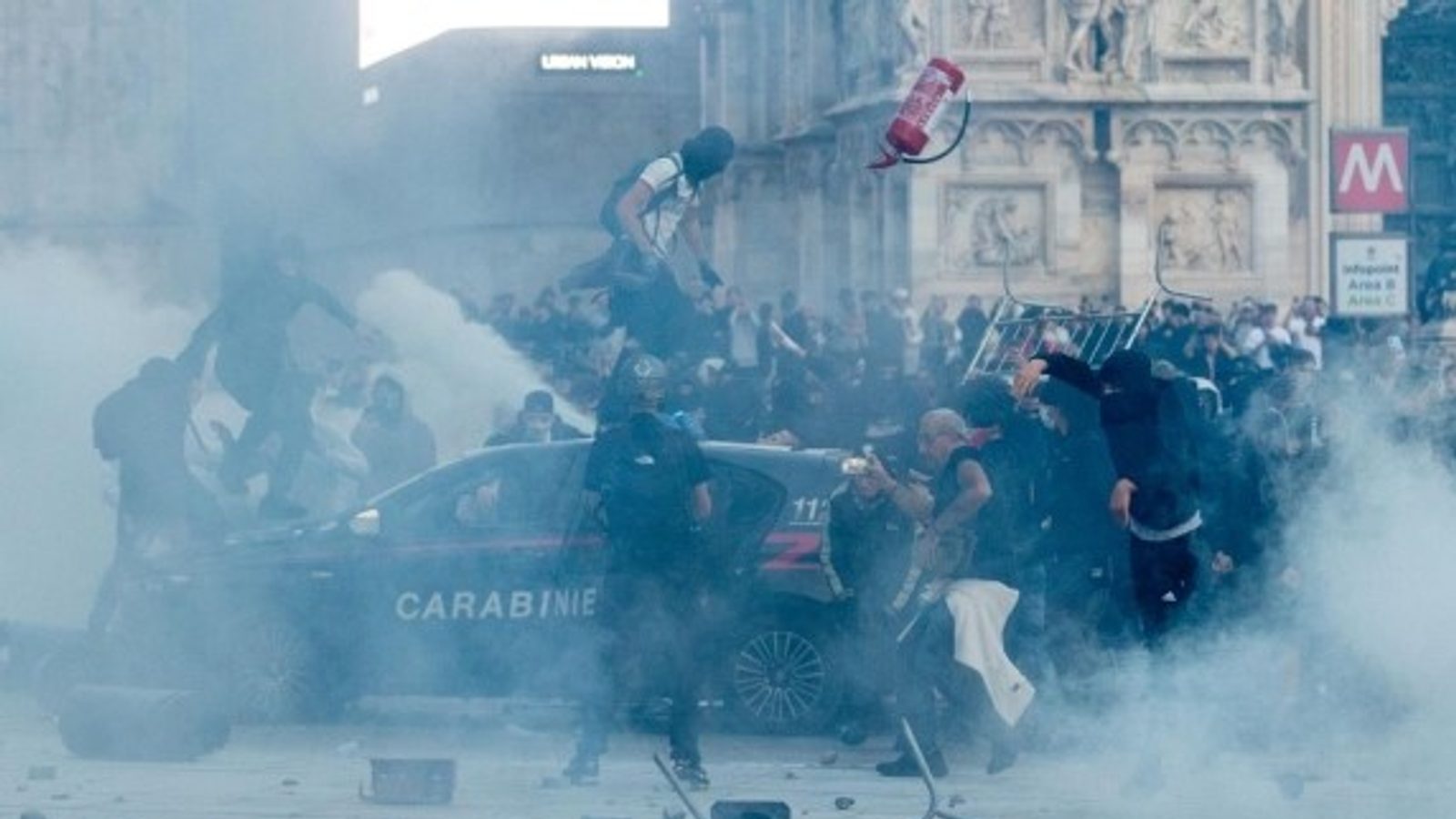 5,000 at 'Italy on the Square' march in Milan; police use tear gas