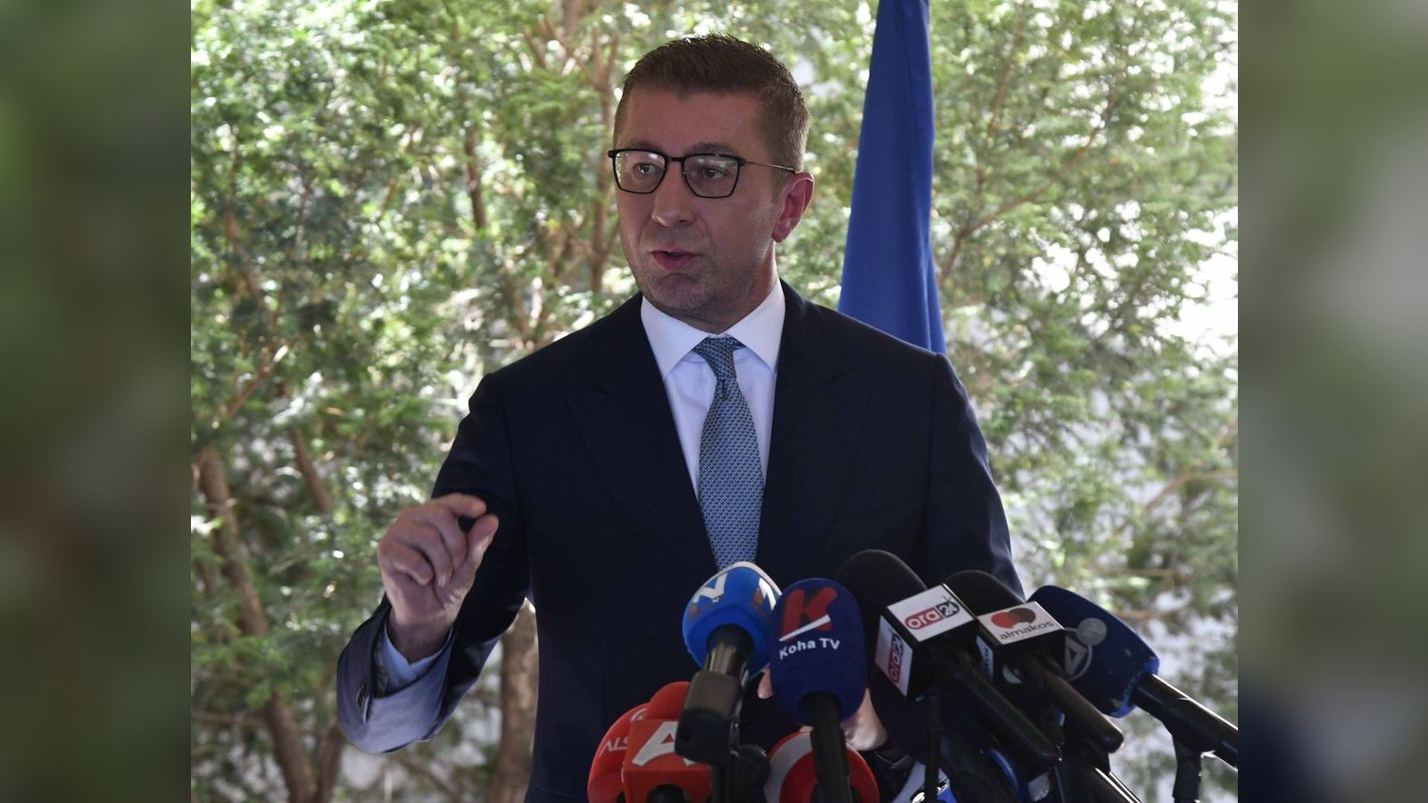 Мицкоски најави можно намалување на ДДВ за горивата