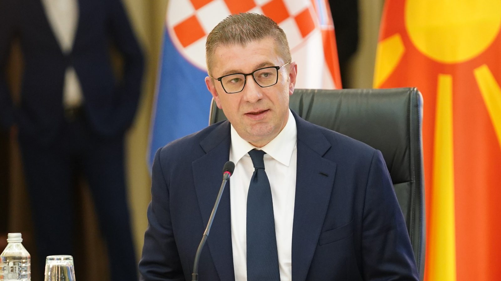 Мицкоски: Уставот нуди сериозна заштита, но треба да се реши прашањето за Македонците во Бугарија