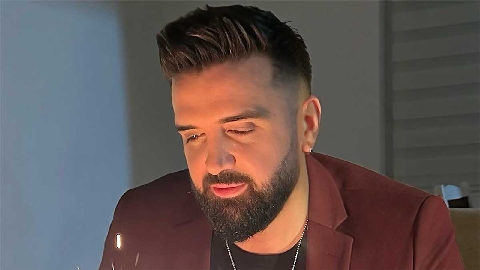 Мики Секуловски го прослави 40. роденден — од келнер во Белгија до придружен вокал на Цеца