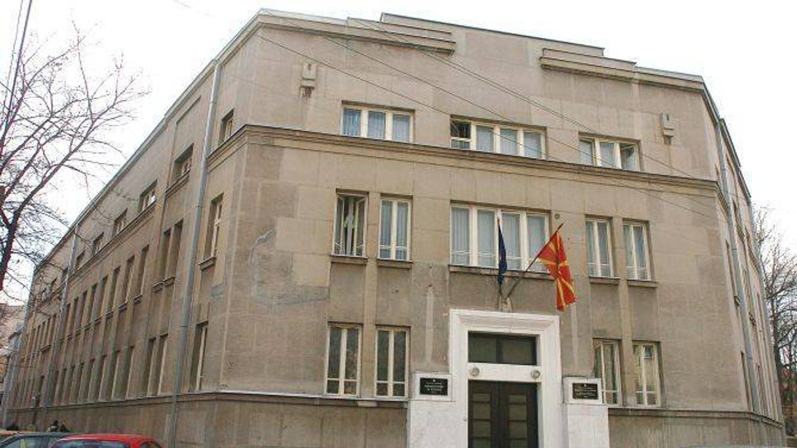 Министерството: Ангажирањето посебни советници е согласно закон