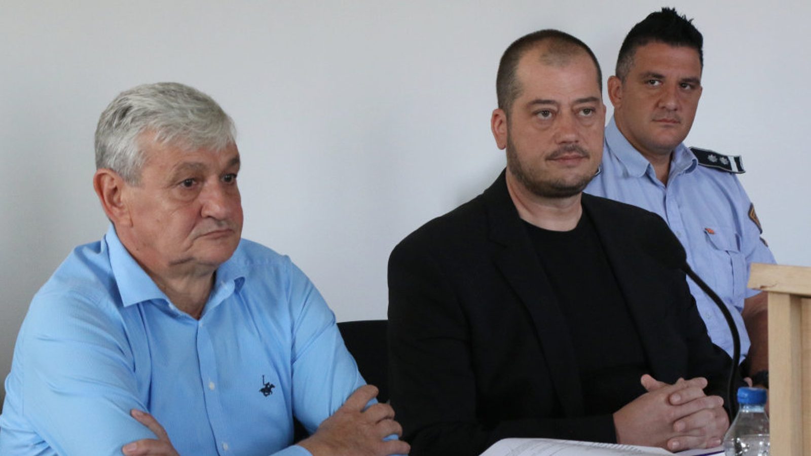 Најден телефон во собата на обвинетиот Васе Анакиев; инспекторка сведочеше за притисоци да се вратат камиони