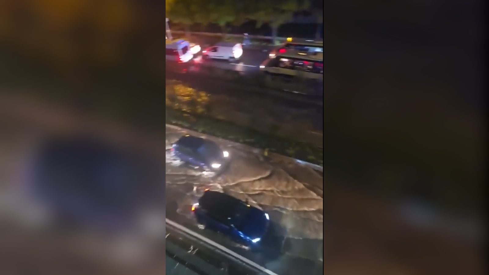 Најсериозни поплави во Истанбул во последните 80 години — две лица загинати