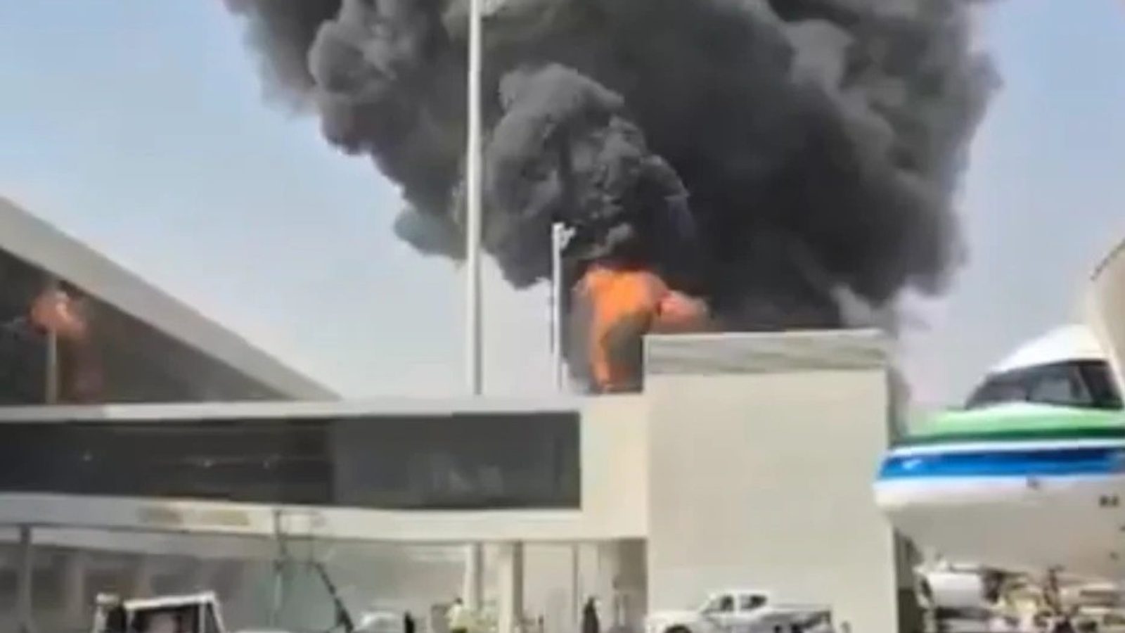 Sulm në aeroportin e Riadit, 12 të vdekur dhe mbi 300 të plagosur