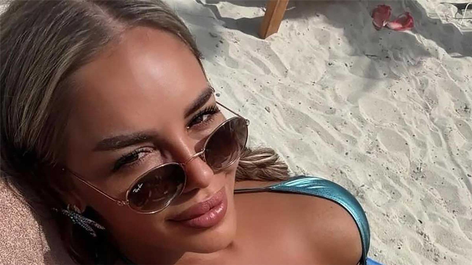Наташа Родиќ го покажа дечкото и бујното деколте при одмор во Тајланд