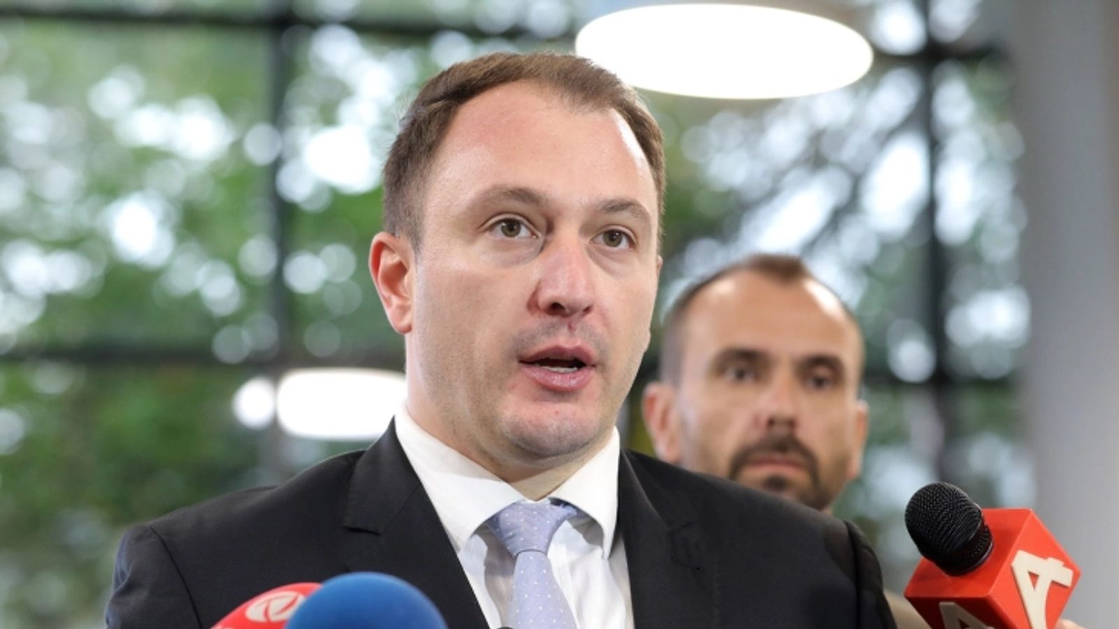 Qytetarët do të kenë letërnjoftimet dhe patentat në telefon nga e enjtja
