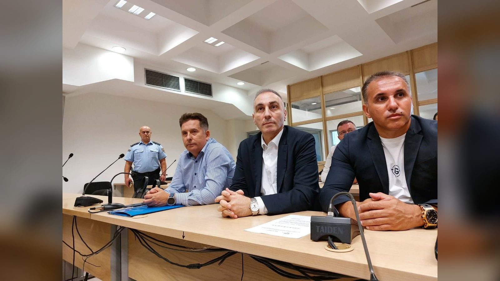 Одбраната на Артан Груби се оградува од прославата пред неговиот дом и им се извинува на граѓаните