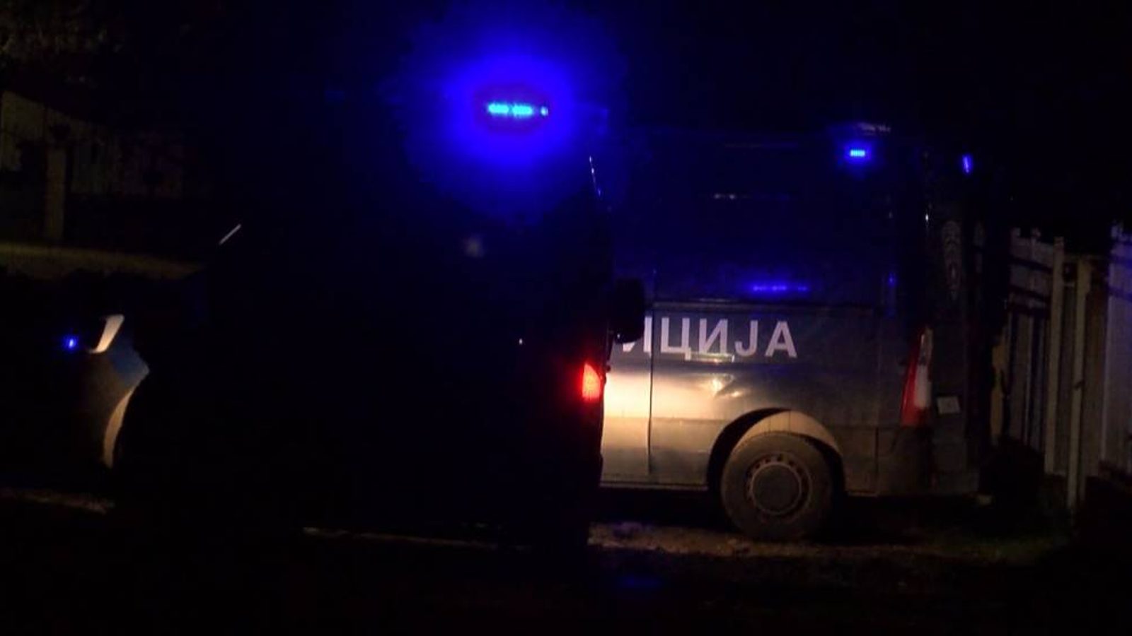 Осумгодишно девојче тешко повредено во Гостивар откако во неа удрил „јагуар“