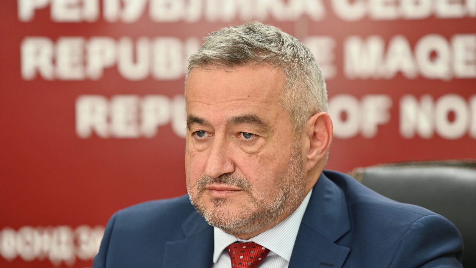Пет-скенот е исправен, но недостига средство за снимање, вели Клековски