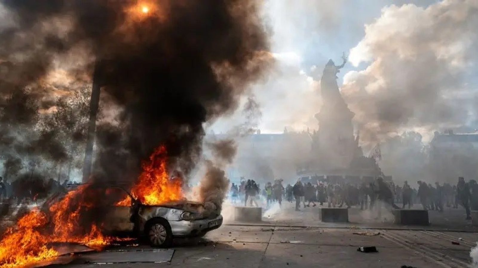 Police clash with protesters across Paris, Lyon and Strasbourg; hundreds arrested