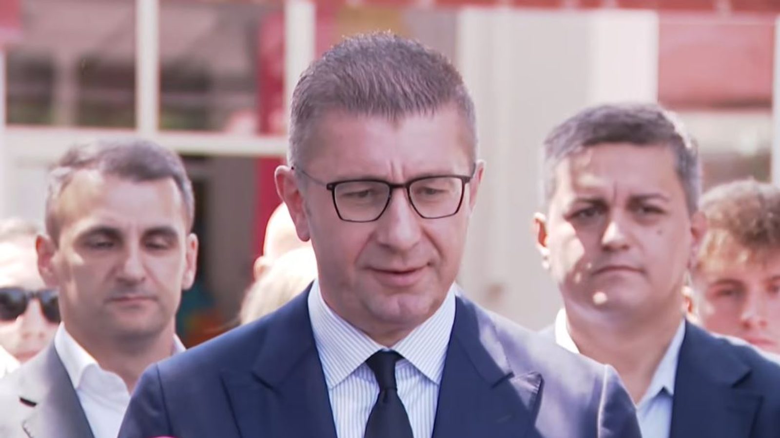 Премиерот Мицкоски отпатува за Белгија — дел од посетата е службена
