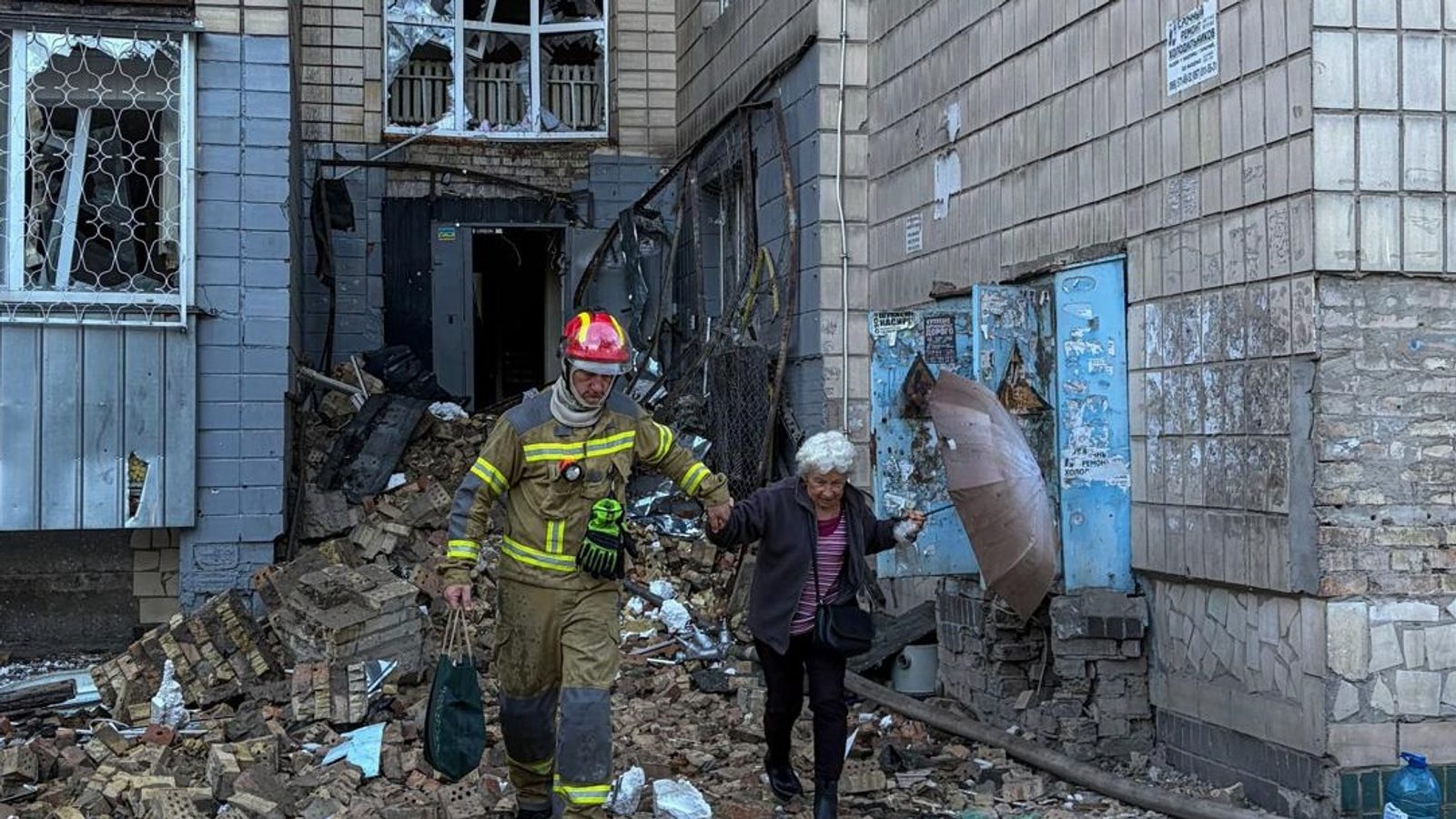 Расте бројот на жртвите по ракетниот напад врз Киев