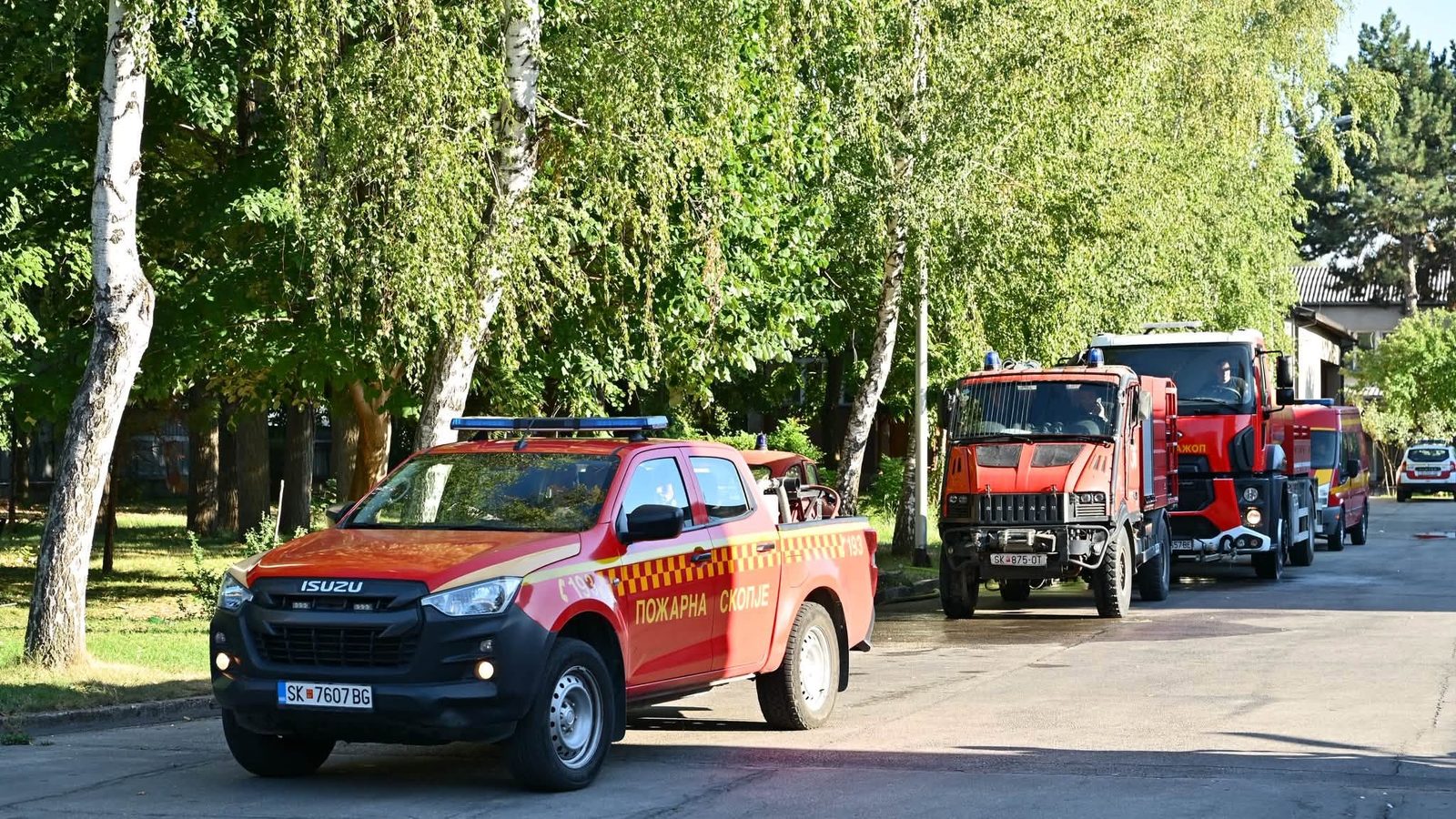 Регионот кај Мариово во пламен — скопски пожарникари се приклучија во гаснењето