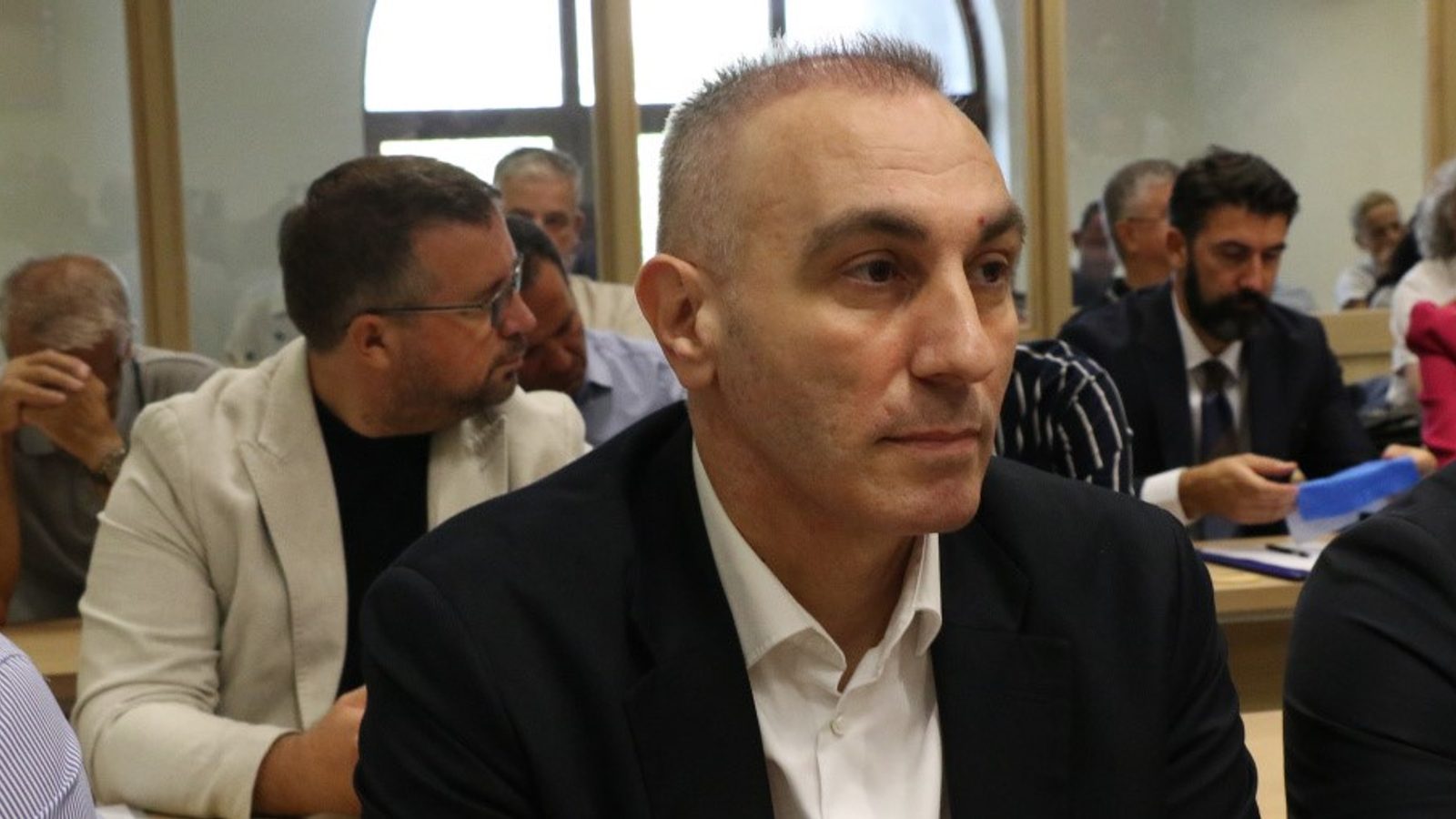 Рочиштето за Државна лотарија прекинато откако обвинет побара обвинителниот предлог на албански