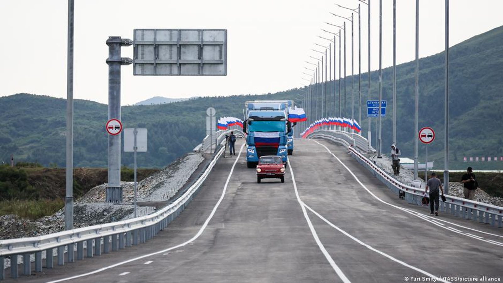 Russia and North Korea open first road bridge across the Tumen River