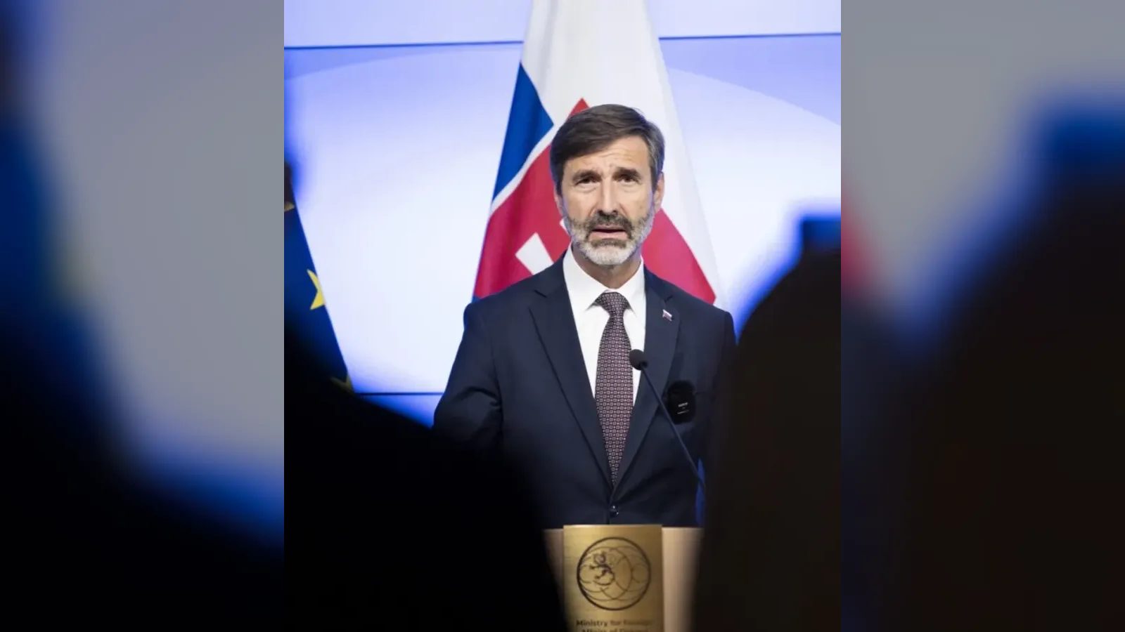 Шефот на словачката дипломатија Јурај Бланар утре ќе престојува во Скопје