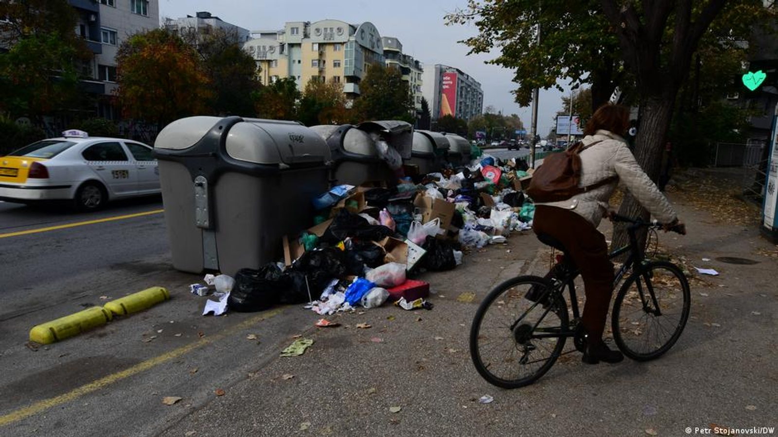 Скопје меѓу метлата и депонијата: 650 кубни метри отстранети, проблемите остануваат