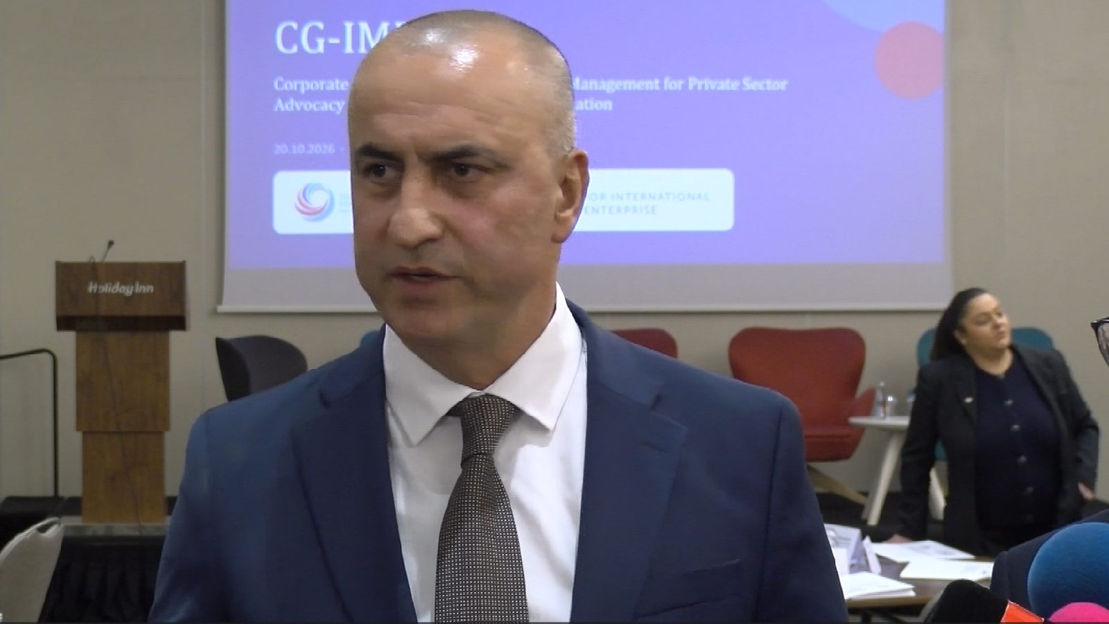 ССК и Министерството за економија против кратење на празниците