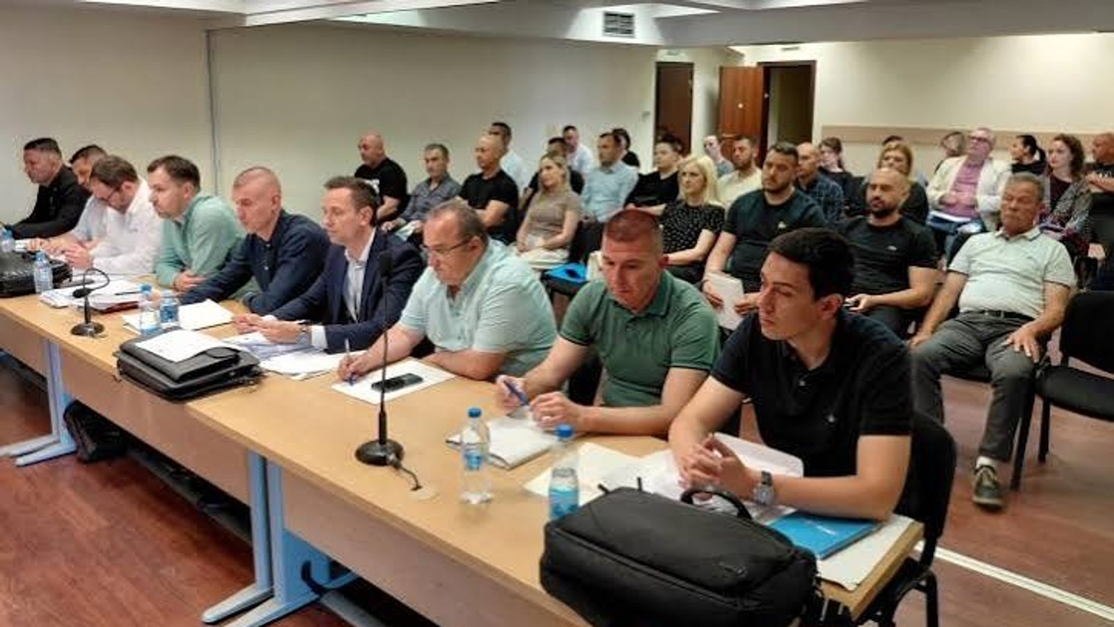 Судењето против 13 полицајци во Кочани почнува од почеток