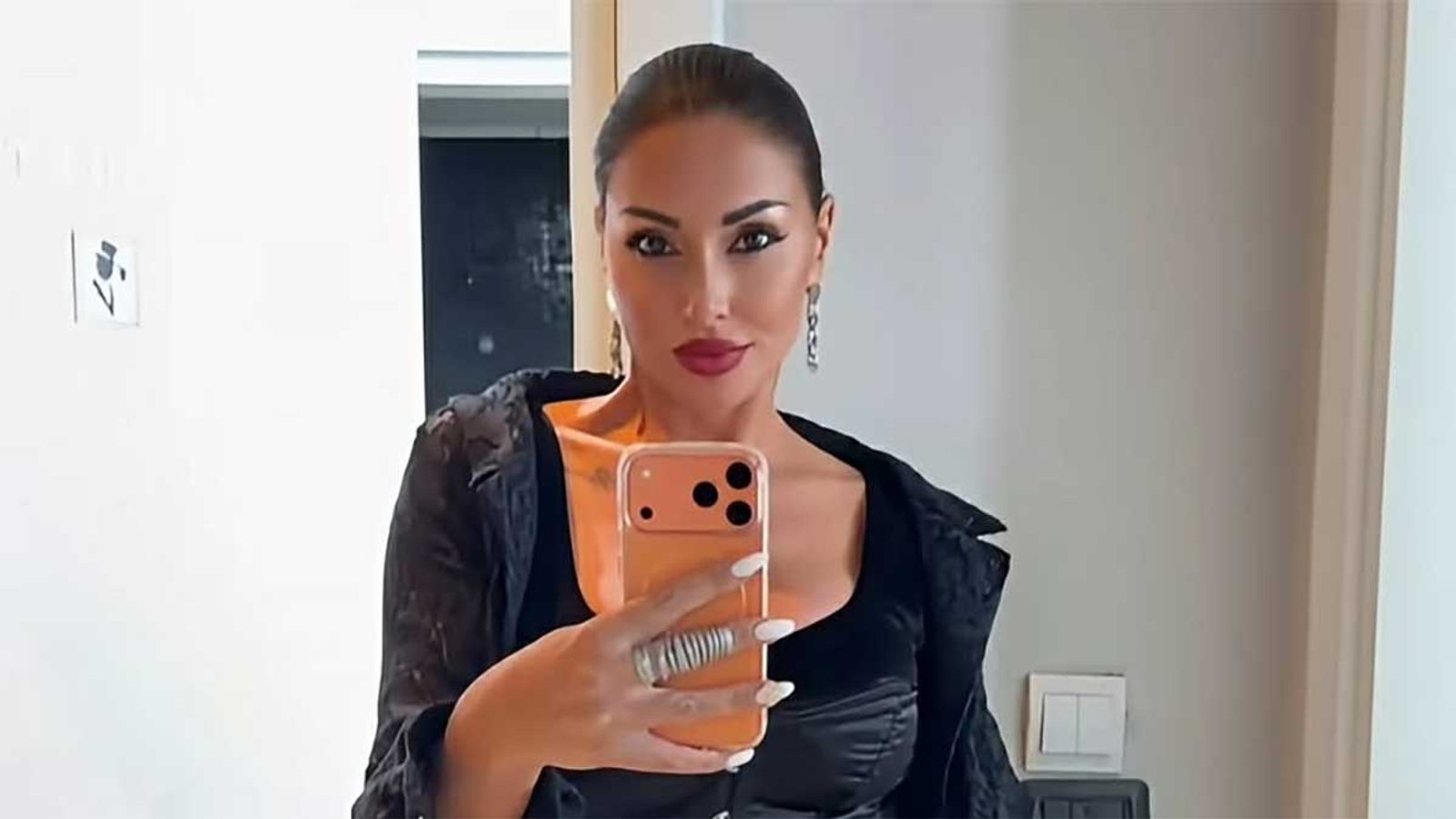 Suzana Gavazova ignites social media with black corset look