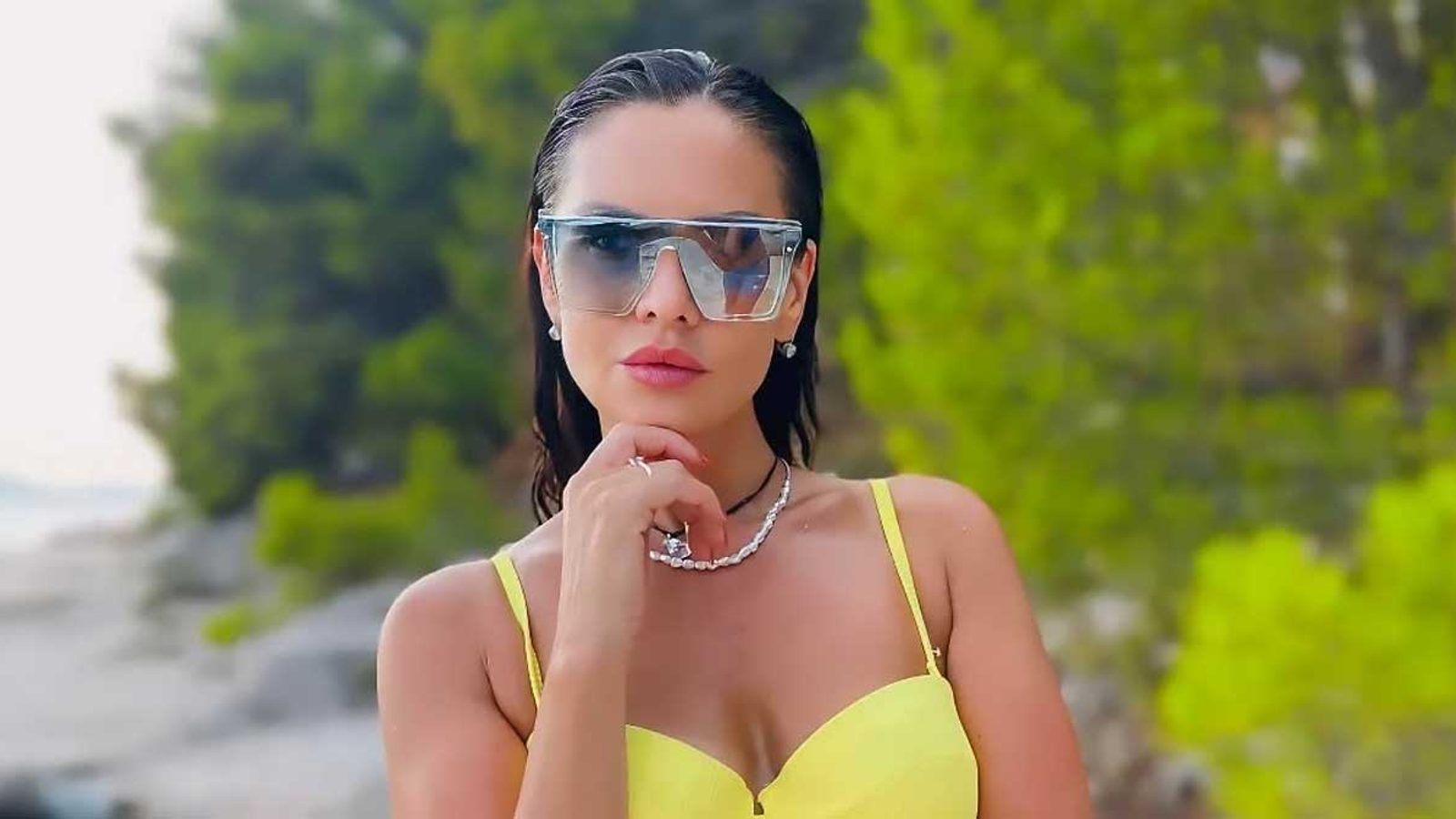 Светлана Црнокрак на 50: плажно селфи што ја потврдува формата